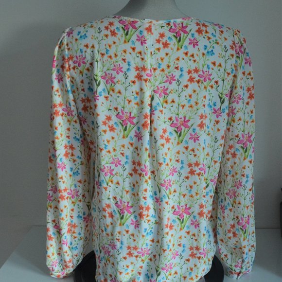 GAP Women's White Floral Flowy Blouse Size M - Picture 6 of 15